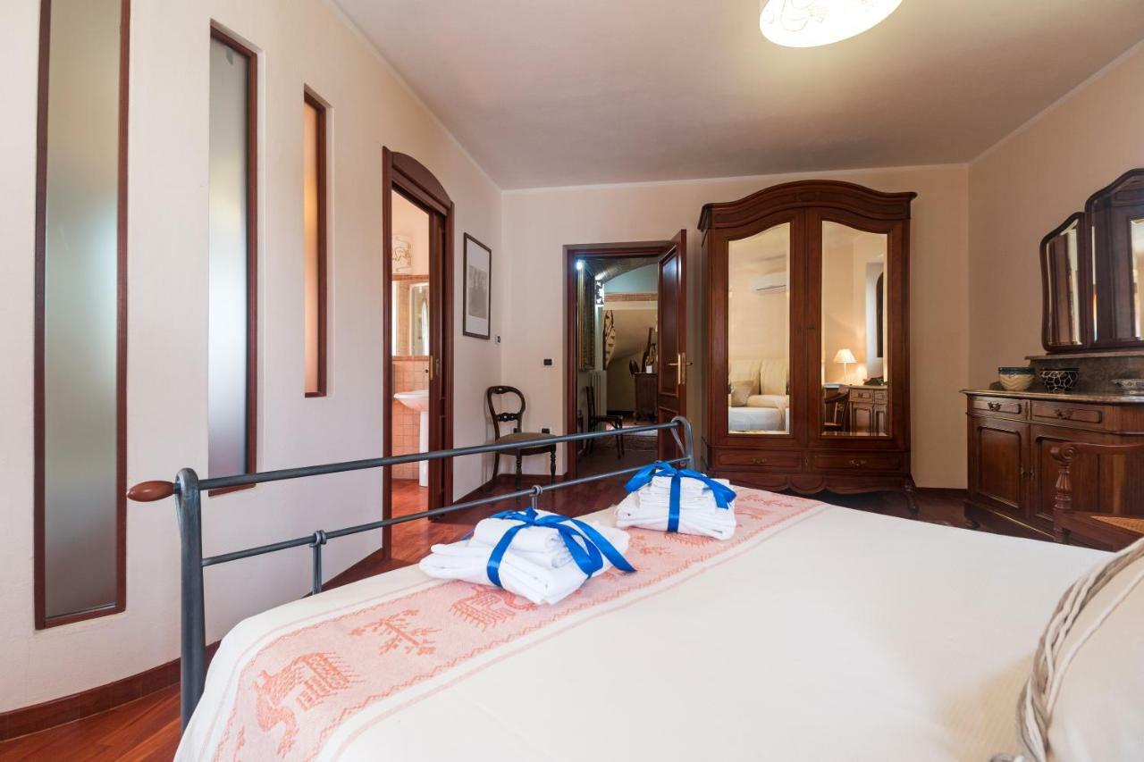 Villa Corrasi Oliena Luxury Exteriör bild