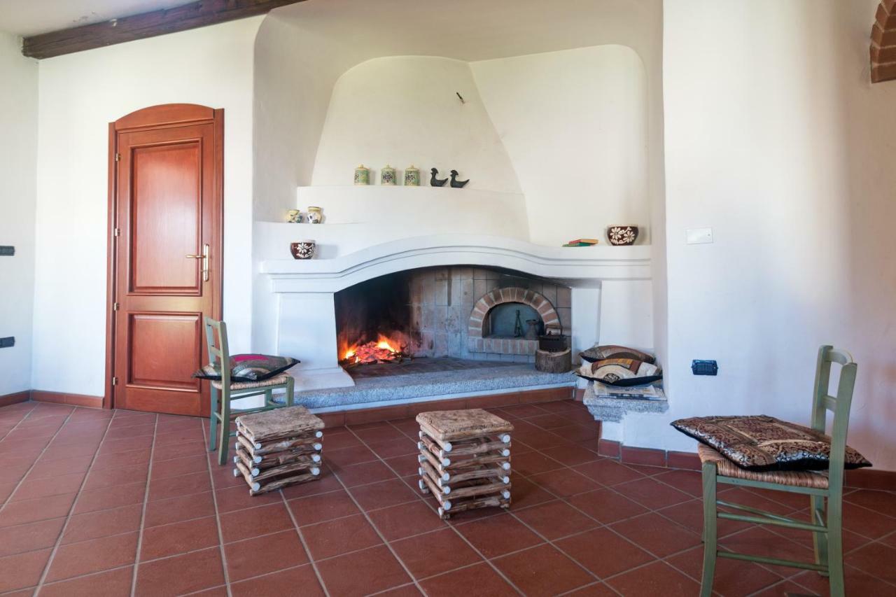 Villa Corrasi Oliena Luxury Exteriör bild