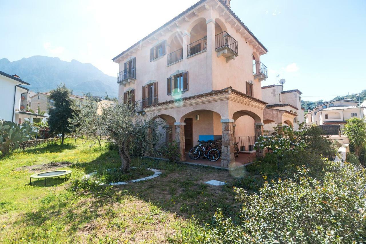 Villa Corrasi Oliena Luxury Exteriör bild
