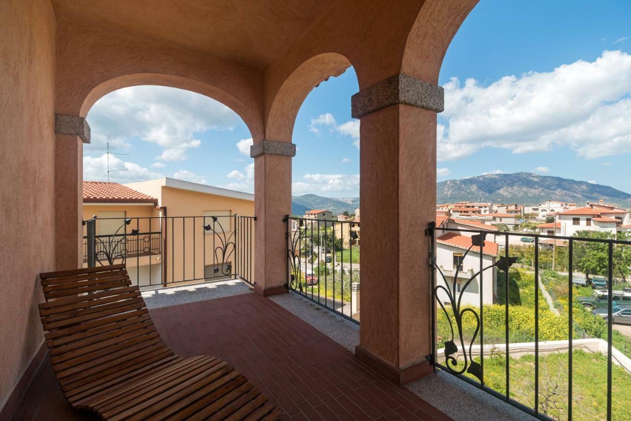 Villa Corrasi Oliena Luxury Exteriör bild