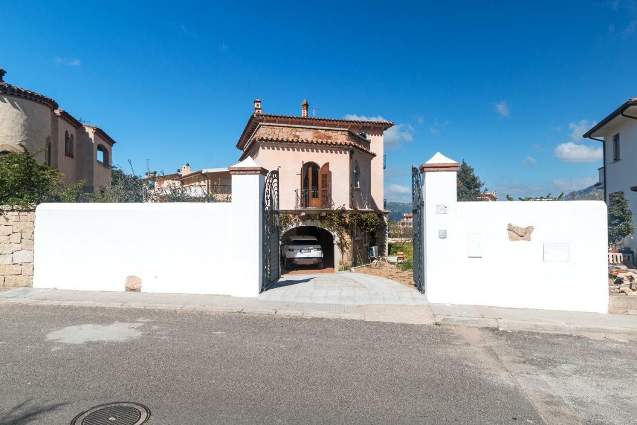 Villa Corrasi Oliena Luxury Exteriör bild