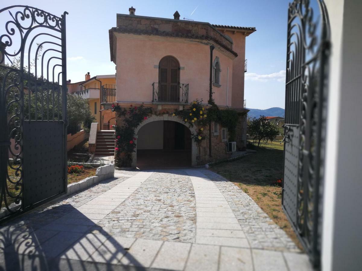 Villa Corrasi Oliena Luxury Exteriör bild