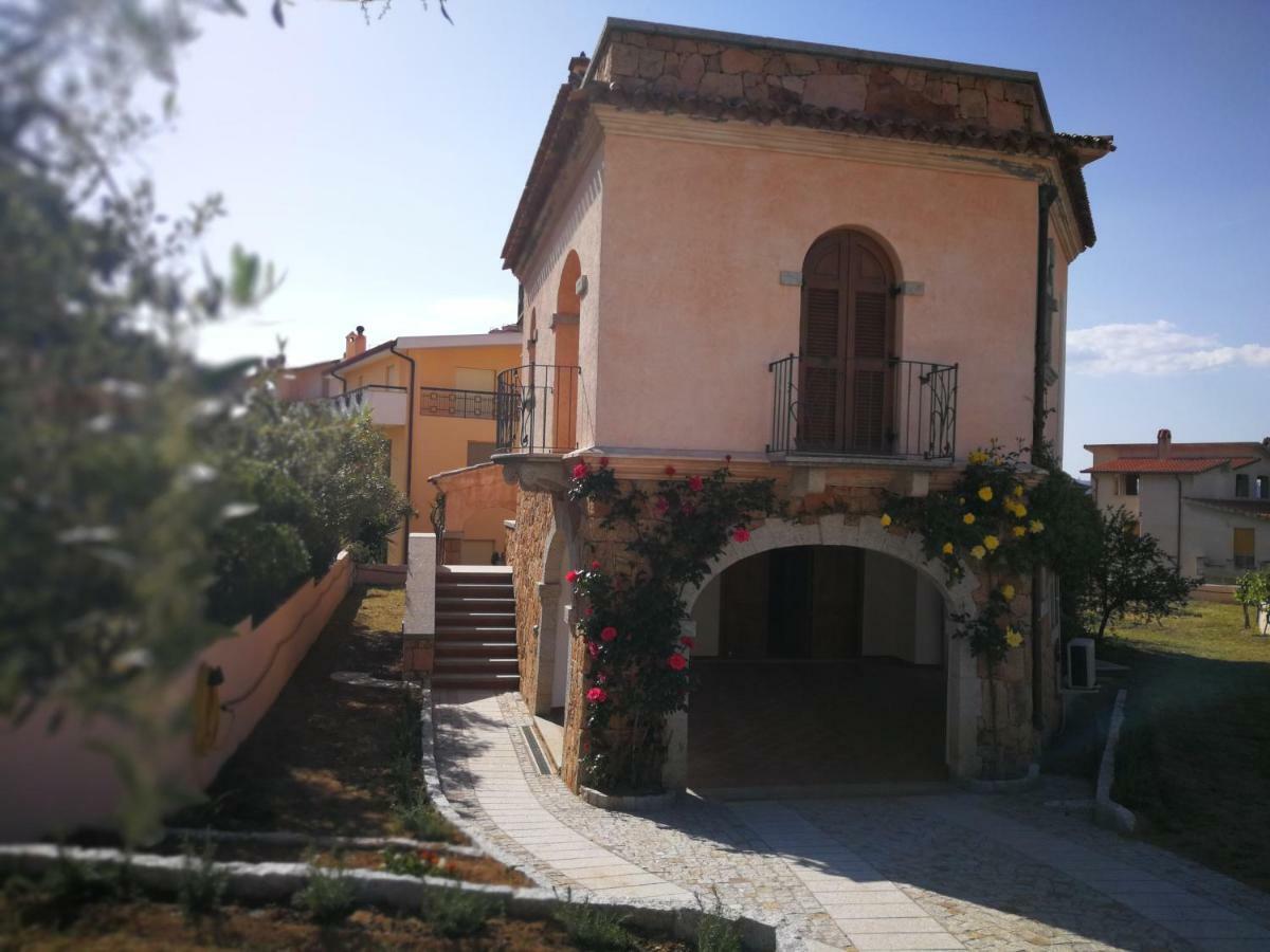 Villa Corrasi Oliena Luxury Exteriör bild