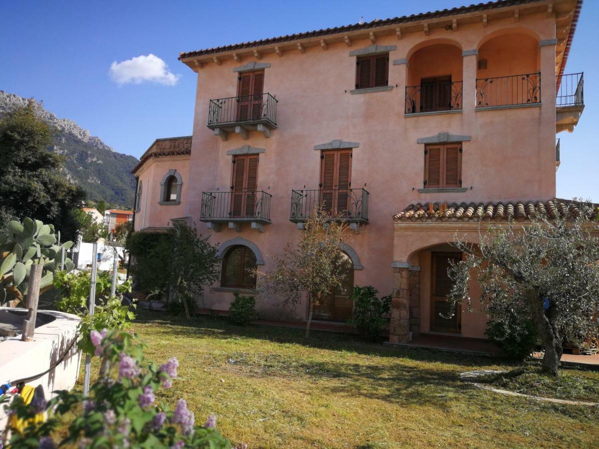Villa Corrasi Oliena Luxury Exteriör bild